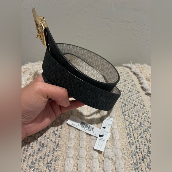 Authentic Michael Kors Women Reversible Belt Size Small White Black - Picture 8 of 12